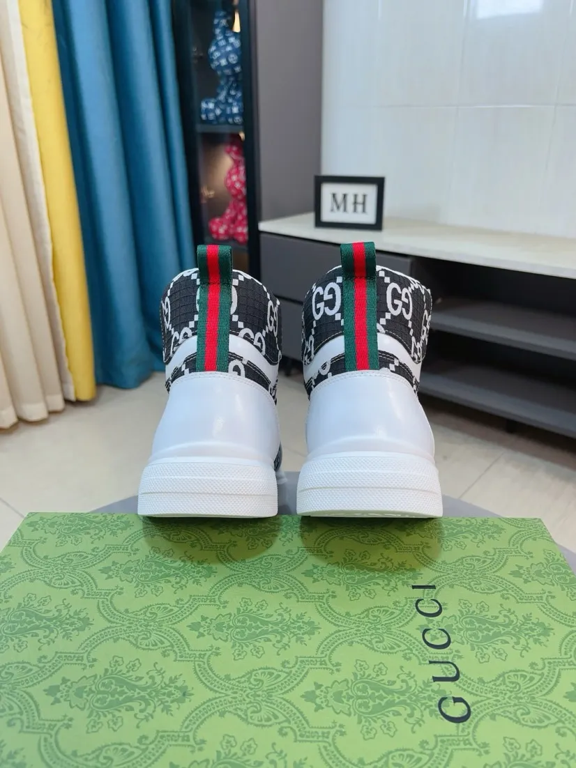 Men's shoes 💰440🌹🌹GUCCI [Gucci] New high-top men's shoes, a high-end brand, the latest fashionable casual men's shoes, trendy and versatile, relaxed and sporty style, uppers imported from Italy, first-layer cowhide, genuine leather lining, and ultra-fine workmanship. Original personalized fashionable rubber wear-resistant outsole, light and comfortable on the foot, size 38-44